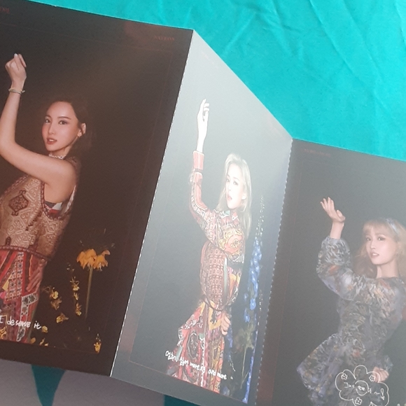 TWICE JYP Two Sideded Foldabled Photocards K-POP - Picture 5 of 5